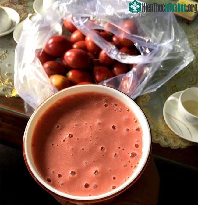 Hoặc một số người mua về xay cà chua với sữa làm sinh tố.