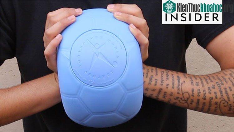 Nó có thể bị đâm thủng hay bánh xe tải cán qua mà không xẹp, không hỏng.