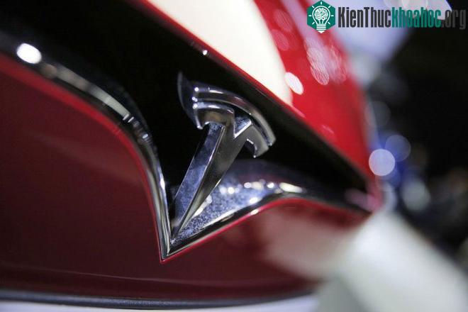 Sau hơn 2 năm, tính năng Autopilot đã được cải thiện một cách đáng kể với nhiều nâng cấp đáng giá.