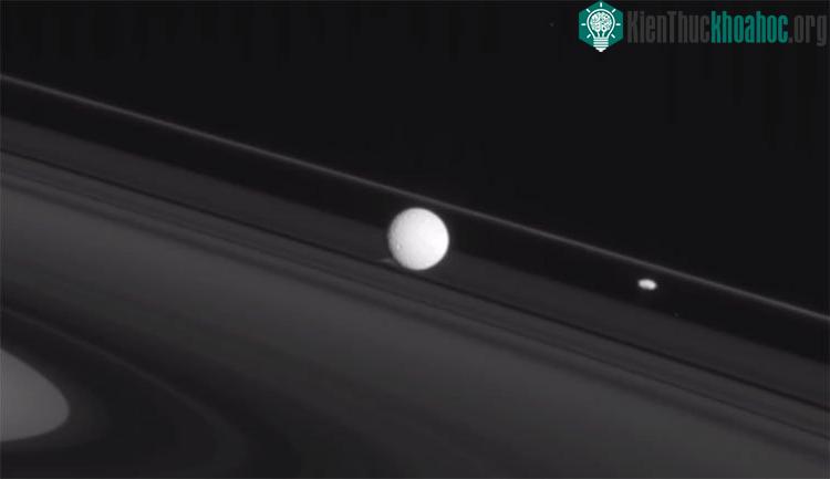 NASA từng đưa tàu thăm dò Cassini khám phá sao Thổ từ năm 2004.