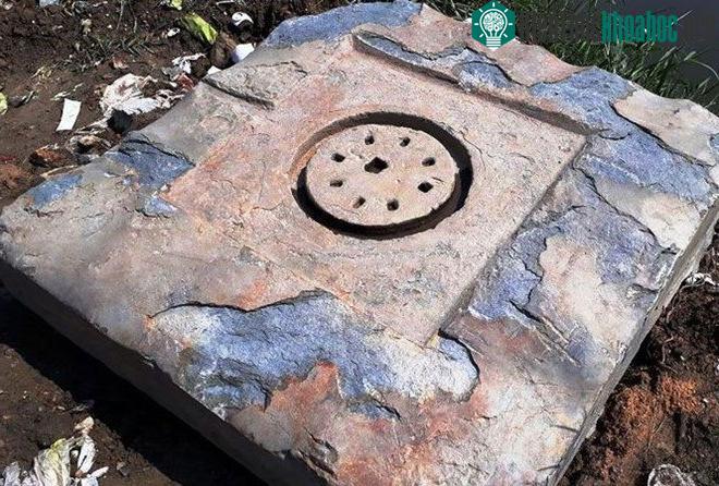 Hiện vật nghi cổ vật Chăm Pa cổ. (Ảnh: Công Cường).