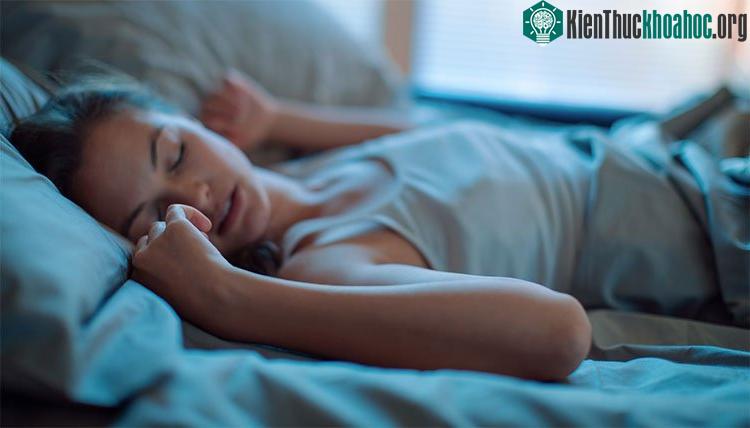 Ngủ kém cản trở chuyển hóa của cơ thể dẫn đến tăng cân.
