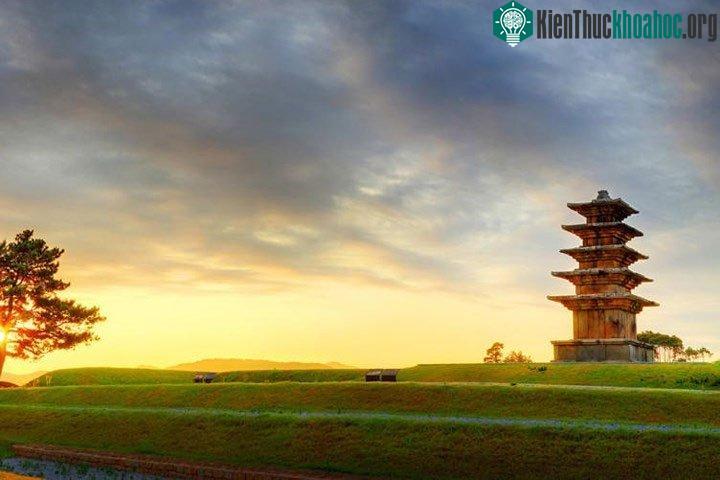 Phong cảnh ấn tượng tại khu vực chùa 5 tầng ở Wanggungri, Iksan, tỉnh Bắc Jeolla, Hàn Quốc.