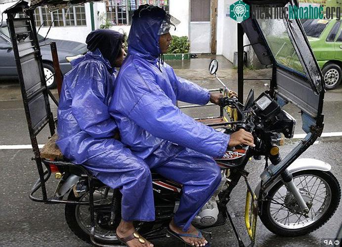 Sau khi quét qua Philippines, siêu bão Mangkhut sẽ tiếp tục về phía tây qua eo biển Luzon, đi vào Biển Đông.