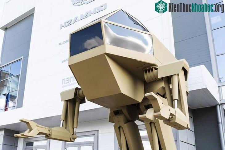 Một cỗ máy chiến đấu hai chân cũng là một sự hiện diện đáng sợ trên chiến trường.