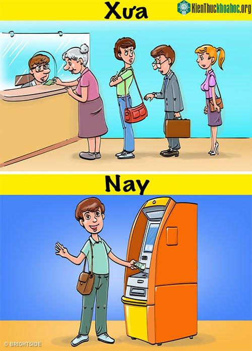 Nếu rút tiền, xếp hàng tại quầy của ngân hàng là cách phổ biến nhất.