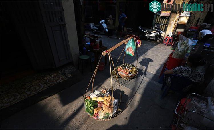 Gánh hàng quà vặt