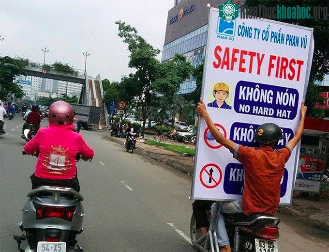 Người đàn ông chở hàng không an toàn