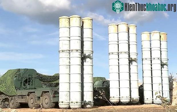 Các ống phóng của hệ thống S-400