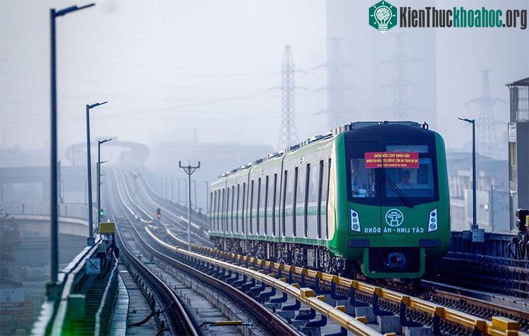 Các đoàn tàu sẽ có lịch trình chạy cách nhau 10 phút trong vòng hai tiếng.