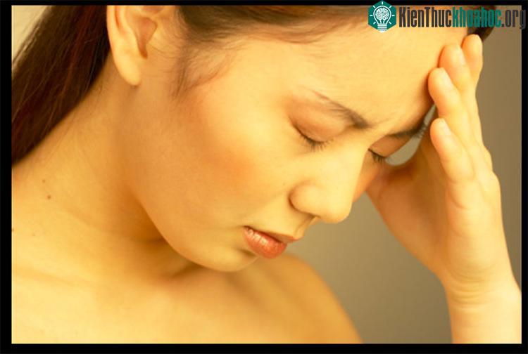 Vàng da là hậu quả của tình trạng tắc nghẽn đường mật gây ra bởi khối u.
