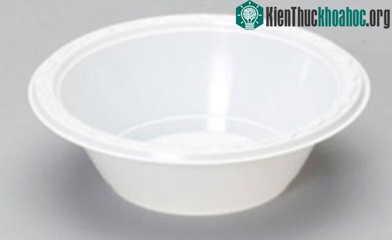 Những chiếc bát như này có thể gây ảnh hưởng trực tiếp đến sức khỏe của bạn. (Ảnh: Genpak).
