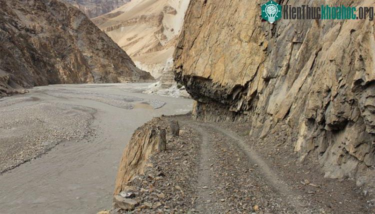 Đường thung lũng shimshal.
