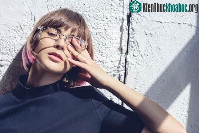 Đeo kính sẽ không làm cho mắt của bạn tồi tệ hơn.