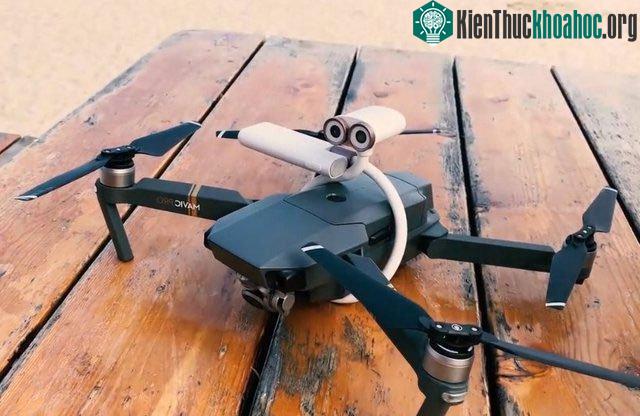 Hoặc có thể gắn lên trên drone để chụp được các bức ảnh trên cao