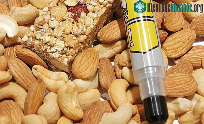 Quá cẩn thận trong ăn uống khiến trẻ dễ trở nên kén ăn, để rồi có khả năng hình thành dị ứng.