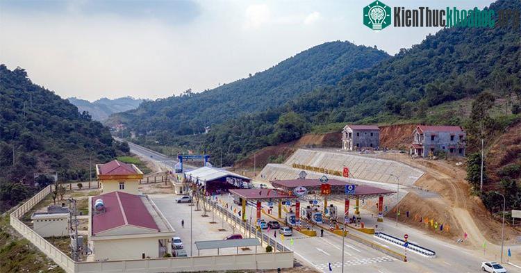 Trạm thu phí BOT Hòa Lạc - Hòa Bình được lắp đặt và chạy thử, sẵn sàng đi vào hoạt động.