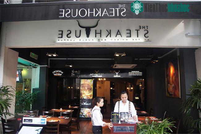 Bên cạnh sầu riêng khá kén người ăn, măng cụt lại được đa số khách nước ngoài yêu thích