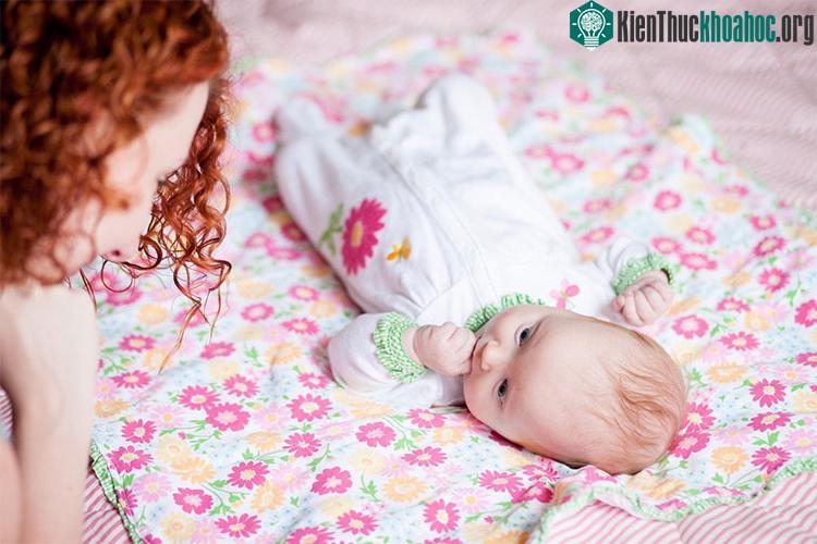 Một bộ phận người dân chủ quan, cho rằng nguy cơ mắc bệnh truyền nhiễm rất thấp nên không cần tiêm vắc xin. (Ảnh: WHO).