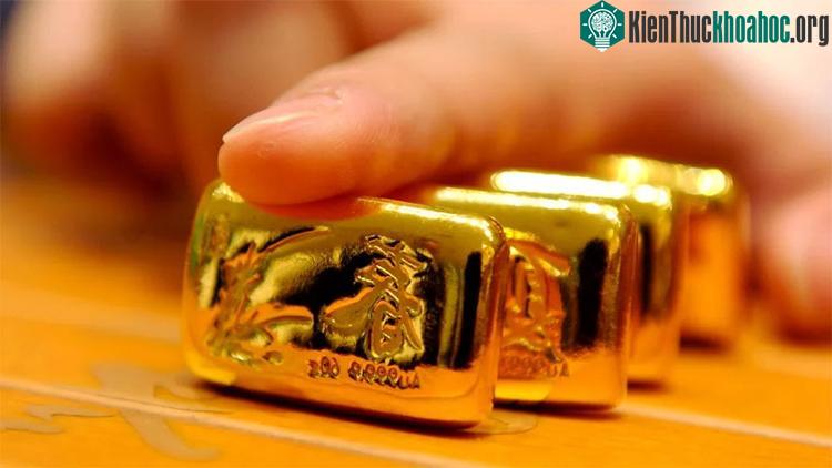 Các nhà khoa học Trung Quốc đã tìm ra cách cách họ biến chất đồng thông thường trở thành một chất liệu “gần như giống hệt” vàng và bạc. (Ảnh minh họa: Xinhua).