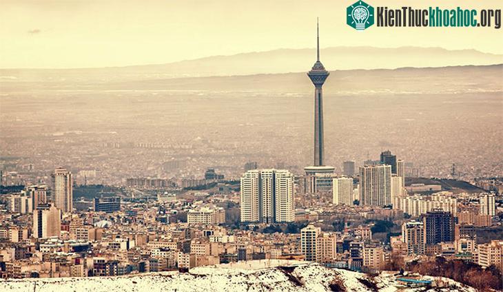 Tehran đang phải trả giá đắt do nguồn nước ngầm bị cạn kiệt.