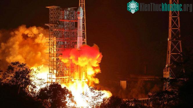 Tên lửa Trường Chinh 3B được phóng vào sáng 8/12.