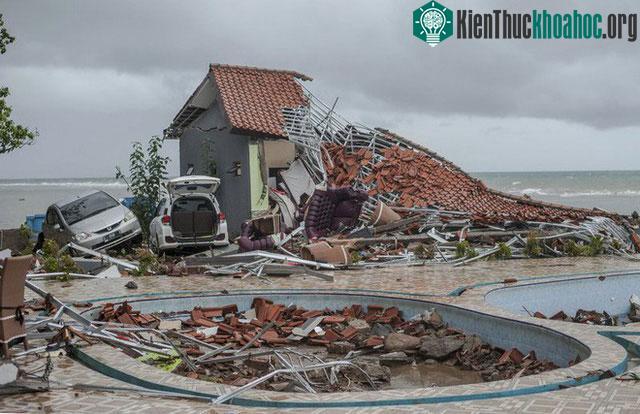 Indonesia nằm ngay trên Vành đai Lửa (Ring of Fire).