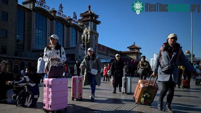 Nhiều người dân lại sử dụng các ứng dụng đi chung xe để tránh những đám đông hỗn loạn.