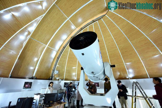 Đây là ống ngắm quan sát được ở góc rộng giúp người xem định hình đối tượng ngắm