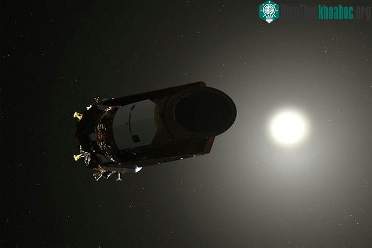 Nếu thành công, Trung Quốc sẽ là nước đầu tiên thám hiểm vùng tối Mặt trăng - (Ảnh: REUTERS).