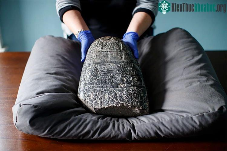 Bức điêu khắc trên đá 3.000 năm tuổi của vua Babylon ảnh 0
