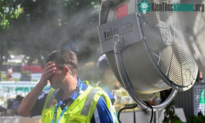 Người dân Australia đang trải qua thời tiết nắng nóng kỷ lục kéo dài suốt 2 tháng qua.