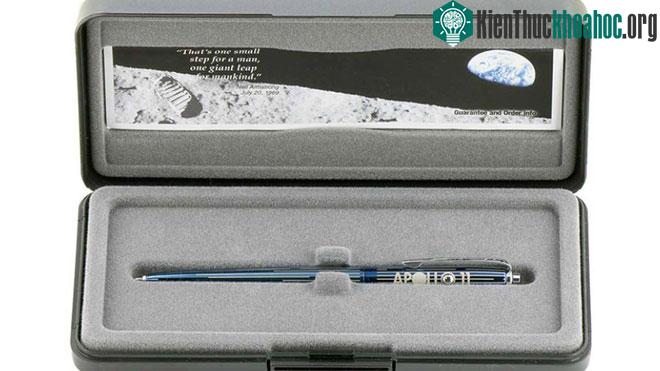 Space Pen - công nghệ bút không gian của NASA đã hơn 50 tuổi nhưng vẫn chạy tốt ảnh 0