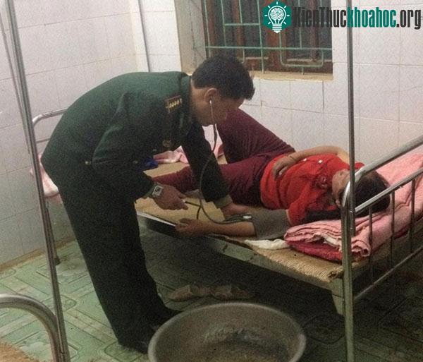 Sau khi được sơ cứu, bệnh nhân đã qua cơn nguy kịch.