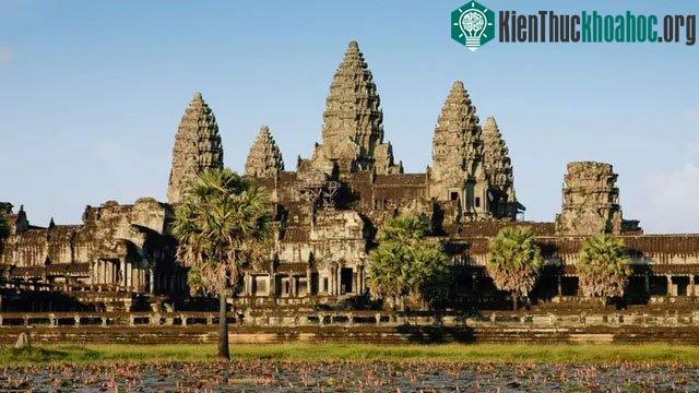 Sự suy sụp của thành phố này có lẽ là một quá trình chậm rãi chứ không phải là một sự kiện thảm khốc diễn ra đột ngột.