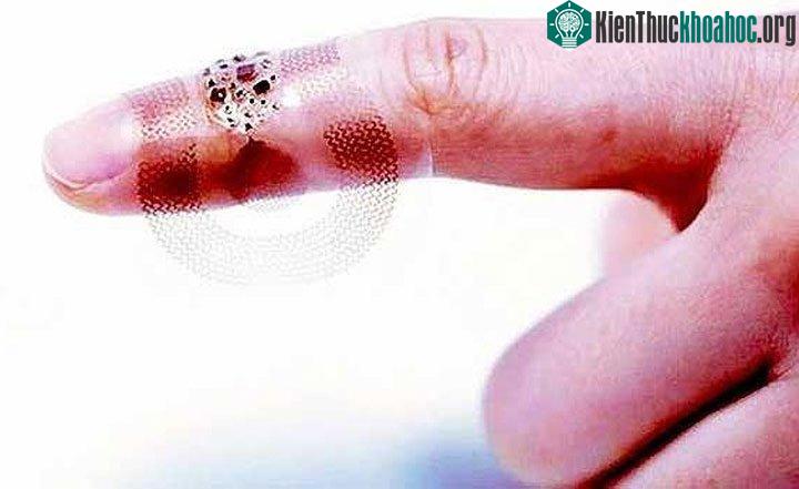 Những thiết bị này có kích thước nhỏ, dài khoảng 2cm và 5cm.
