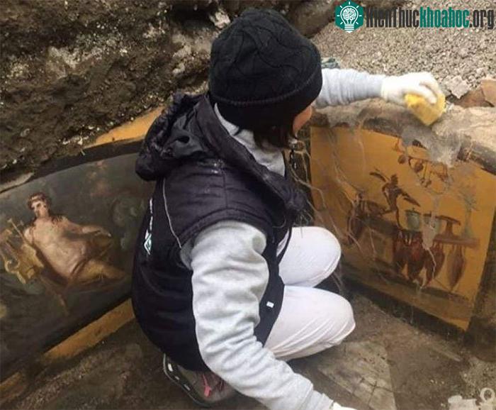Nhiều cửa hàng "đồ ăn nhanh" được phát hiện tại điểm khai quật thành phố cổ Pompeii.