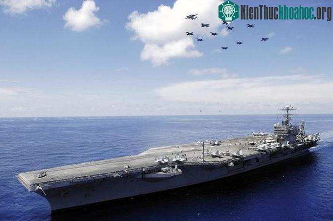 Tàu sân bay USS Abraham Lincoln (CVN 72).