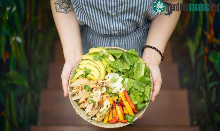 Món ăn với quả bơ