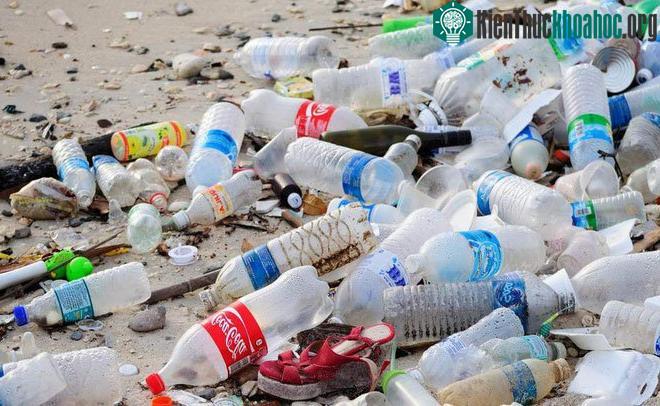 92% các chai nhựa sản xuất tại Na-Uy được làm từ vật liệu chất lượng cao, nên có thể tiếp tục được dùng để sản xuất chai uống nước.