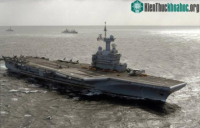 Tàu sân bay hạt nhân Charles De Gaulle của Hải quân Pháp.