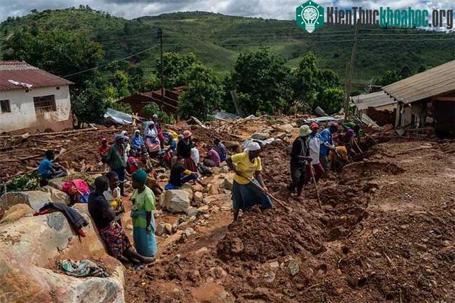Cận cảnh siêu bão Idai, “thảm họa tồi tệ nhất Nam Bán cầu” ảnh 9