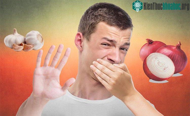 Hơi thở có mùi tỏi khiến nhiều người khó chị