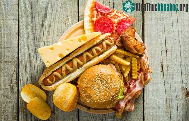Các món ăn nhiều cholesterol có thể khiến bạn sớm mất trí nhớ