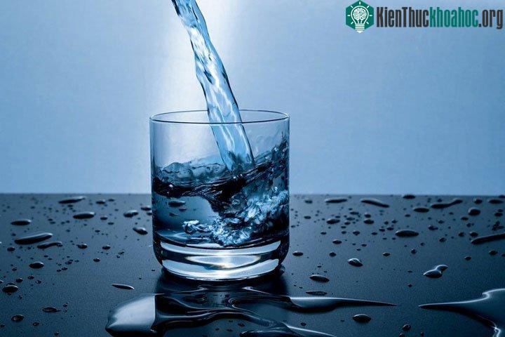 Nhu cầu về nước ngọt gia tăng khi dân số tăng.