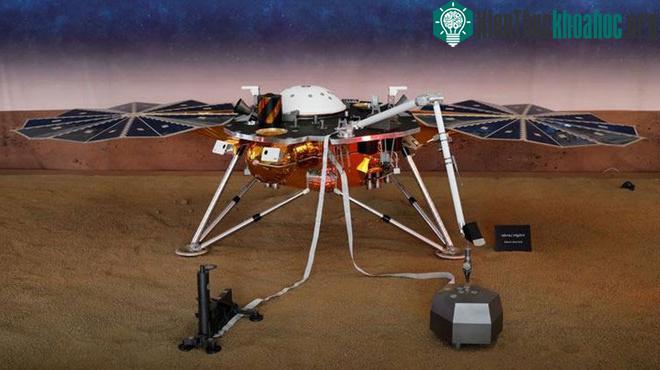 Hình ảnh mô phỏng tàu vũ trụ InSight của NASA trên sao Hỏa. (Ảnh: Reuters).