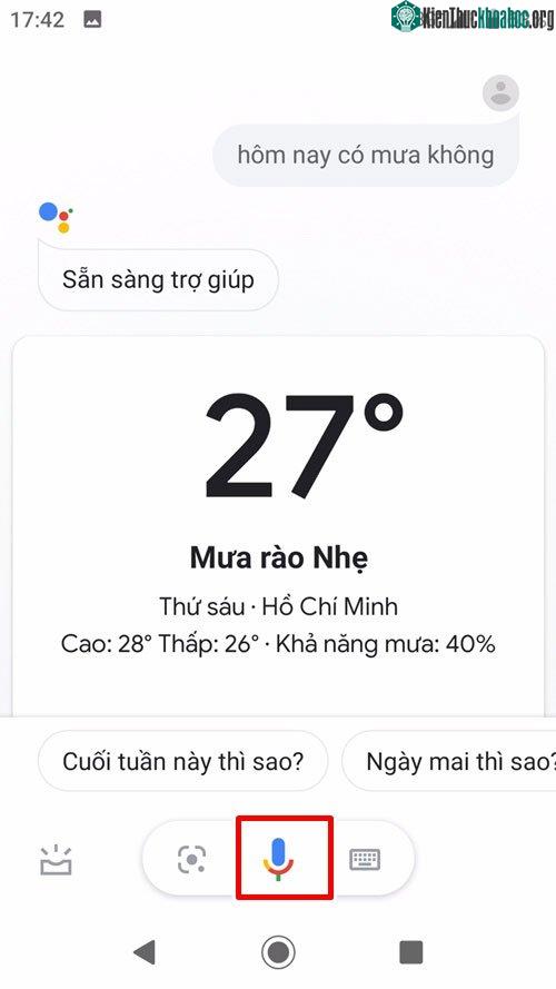Chạm vào biểu tượng micro trên giao diện Google Assistant và nói điều mình muốn