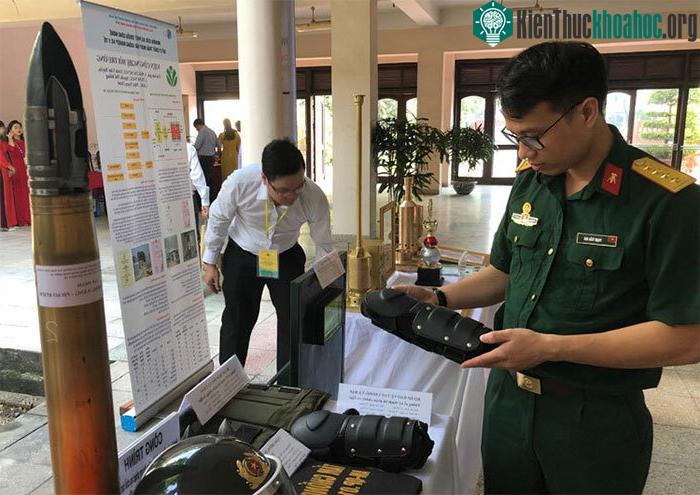 Bộ hỗ trợ chiến đấu chống đạn, chống va đập giới thiệu tới công chúng ngày 17/5.