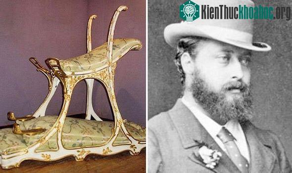 Chiếc ghế tình yêu kỳ lạ mà nhà vua Anh Edward VII mang theo mỗi lần tới nhà thổ La Chabanais.