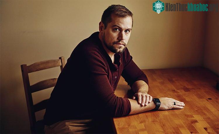 Ryan Graves tại Mỹ vào tháng này